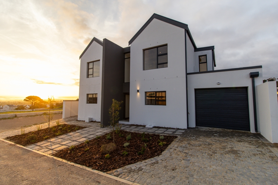 3 Bedroom Property for Sale in Mzuri Estate Western Cape